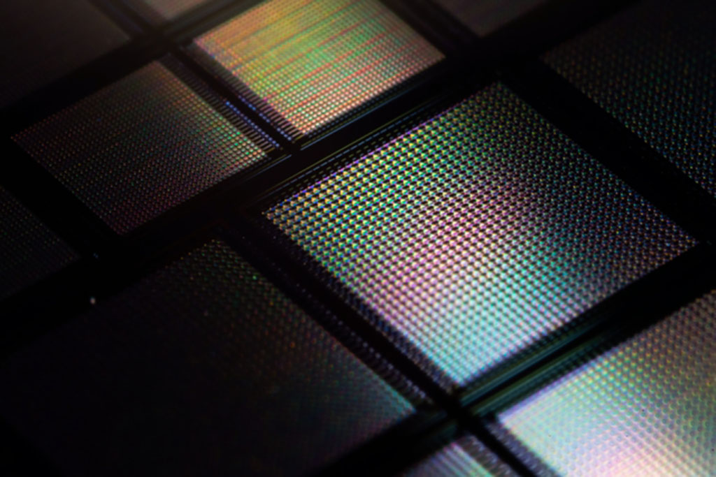  A close-up view of a new neuromorphic “brain-on-a-chip” that includes tens of thousands of memristors, or memory transistors.