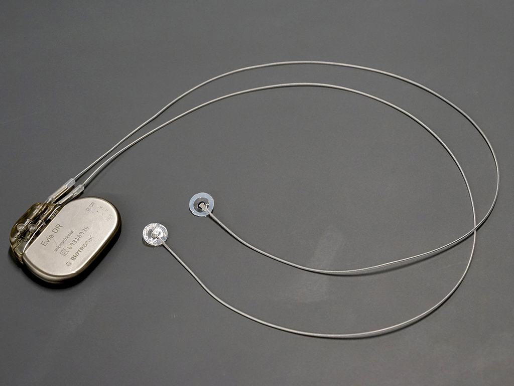 An image of a bioadhesive cardiac pacing lead device 