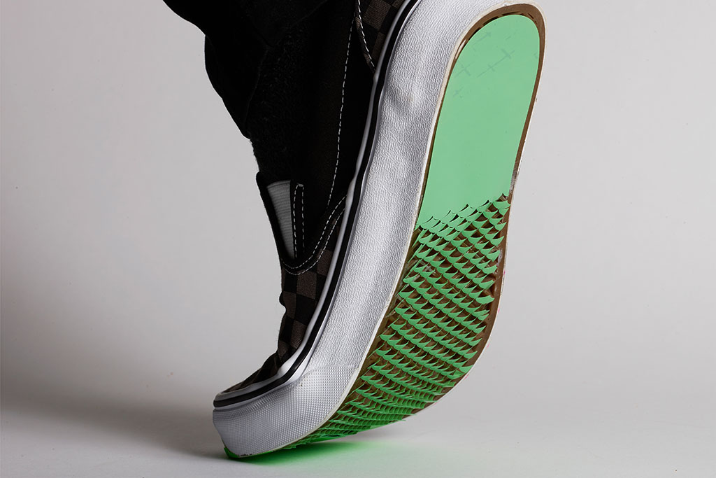 Example of new shoe with origami-like improved traction bottom