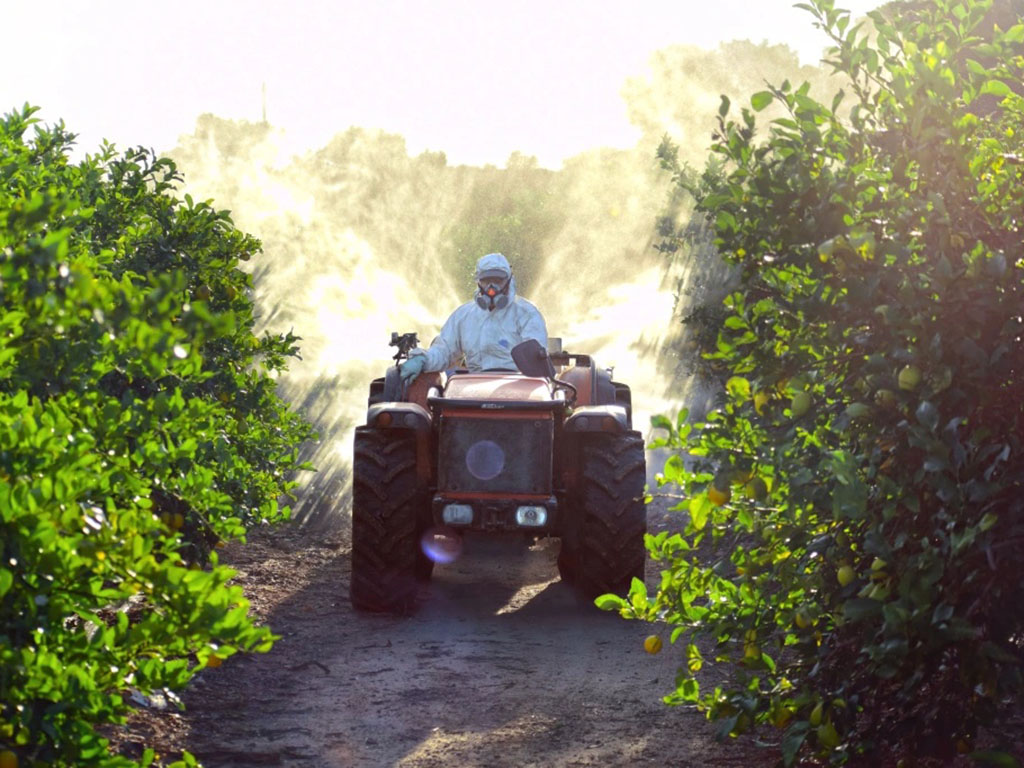 This Water Repellent Chemical Spray Is One of the Most Incredible Things  We've Ever Seen