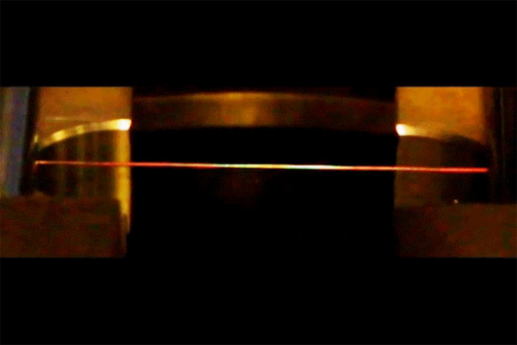 a pressure-sensing photonic fiber