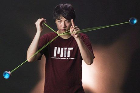 Yo-yo champion pursues his passions at MIT