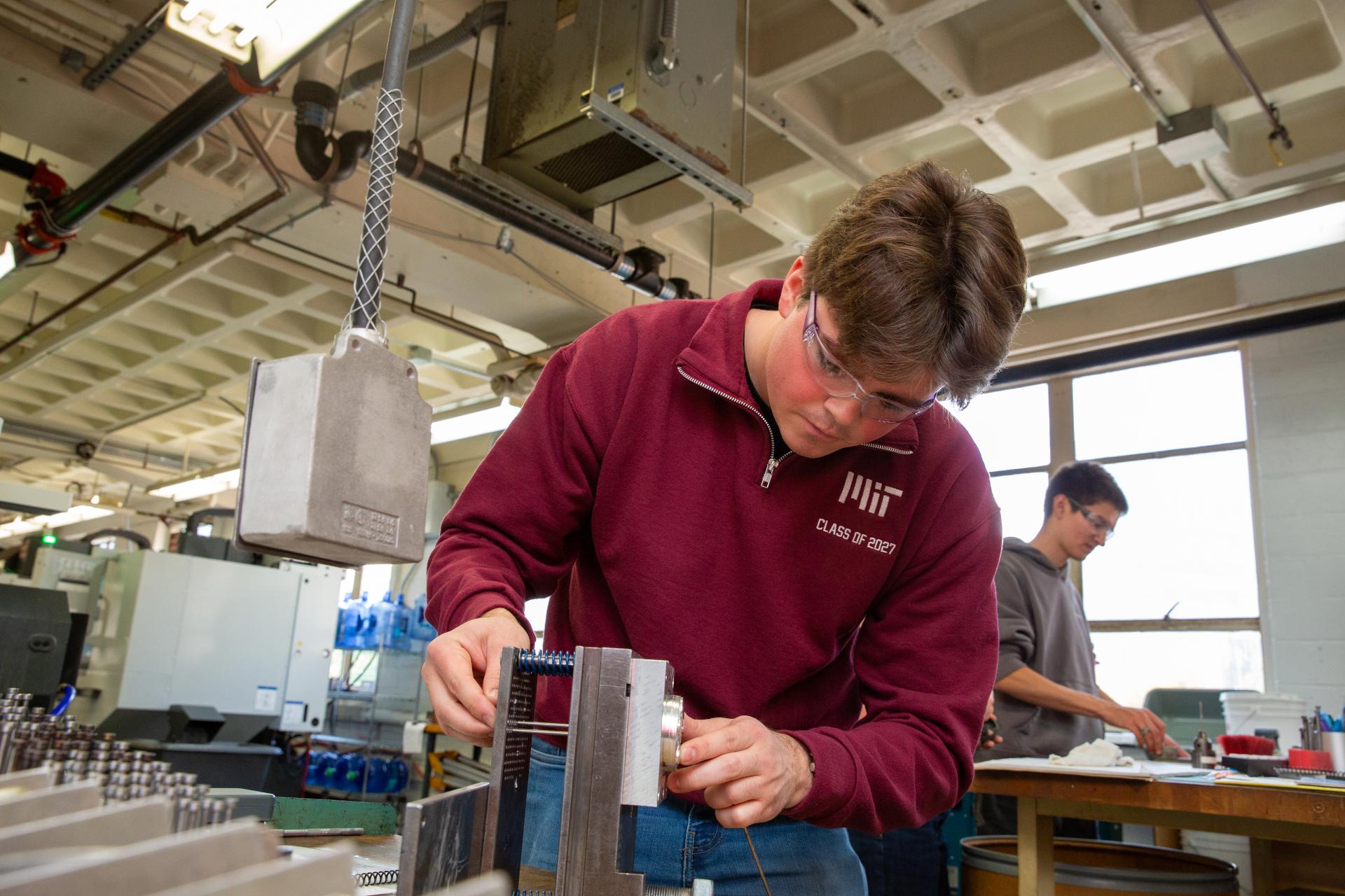 Undergrads get hands-on lab experience in core MechE classes and through the Undergraduate Research Opportunities Program (UROP).