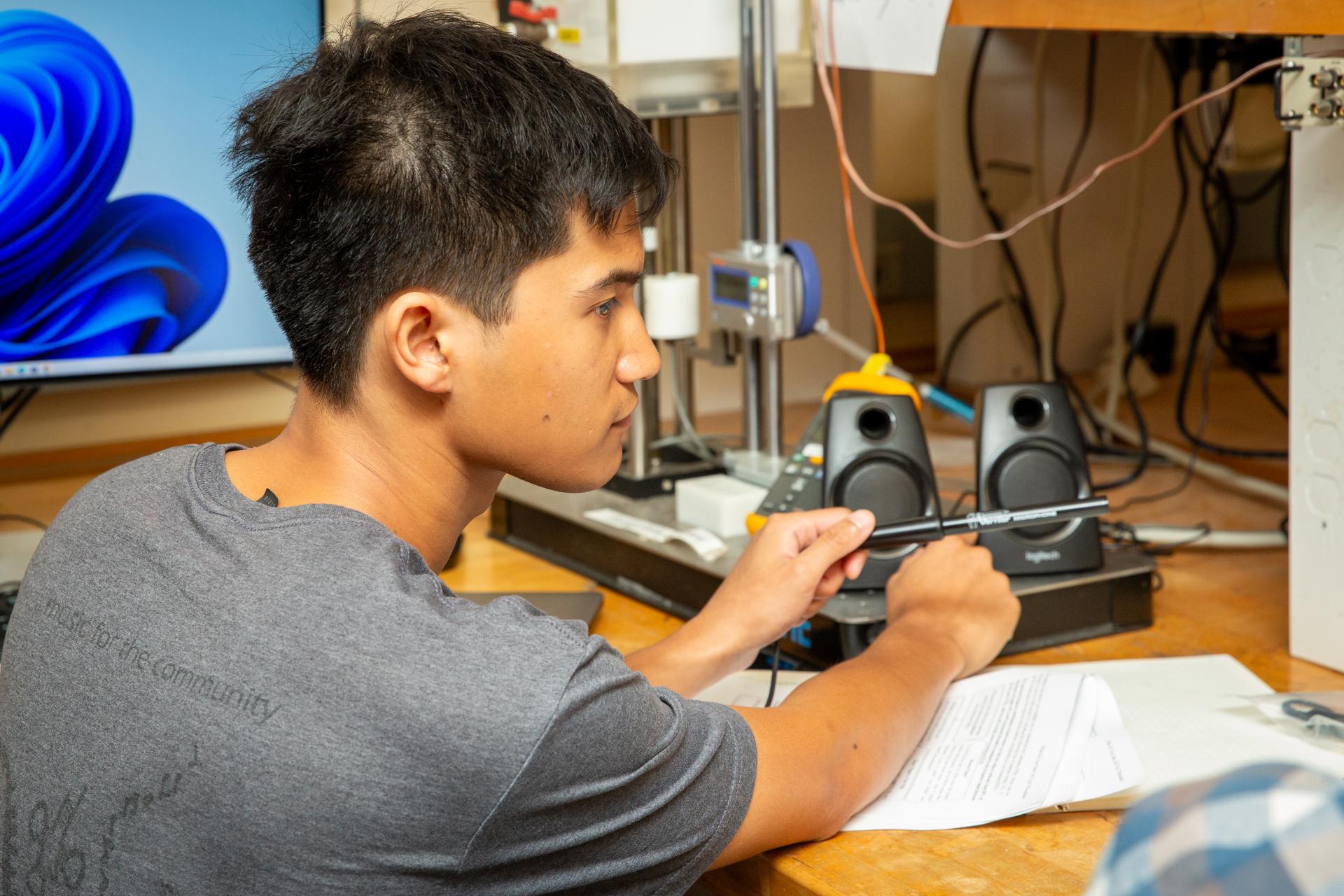 Undergrads get hands-on lab experience in core MechE classes and through the Undergraduate Research Opportunities Program (UROP).