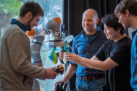 New robotic manipulation course provides a broad survey of state-of-the-art robotics