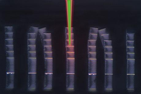 New laser setup probes metamaterial structures with ultrafast pulses